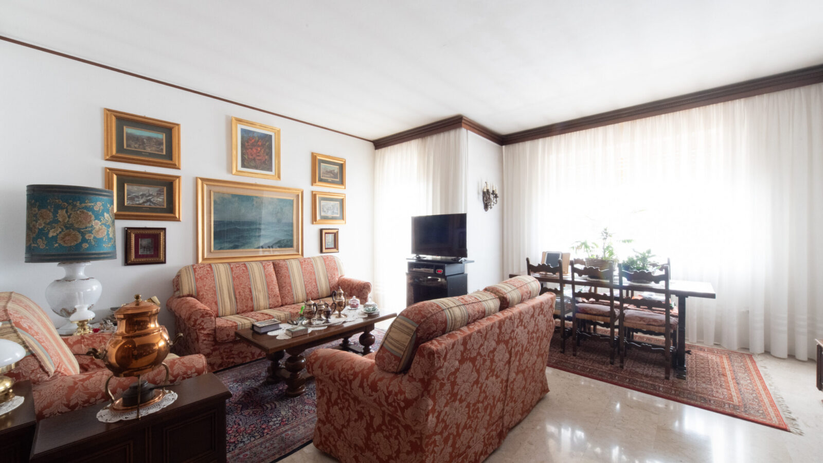 4 LOCALI PIANO ALTO CON BALCONI