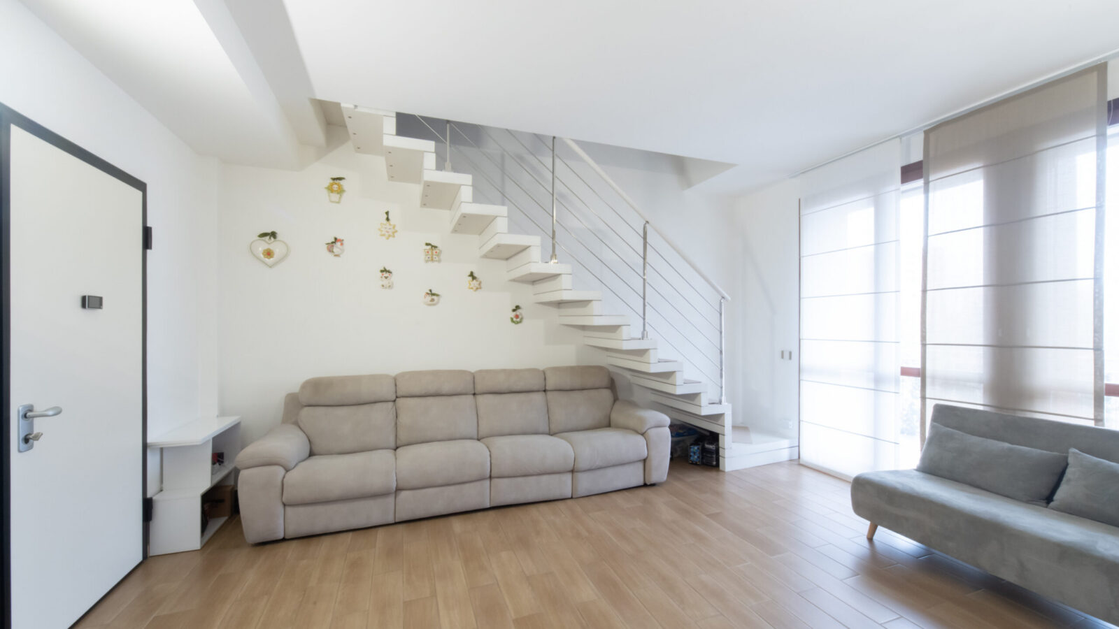 3 LOCALI DI RECENTE COSTRUZIONE ULTIMO PIANO CON TERRAZZO