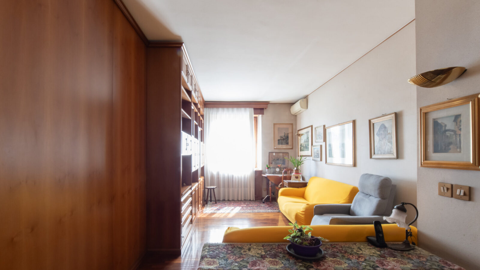 3 LOCALI PIANO ALTO CON BALCONI E BOX