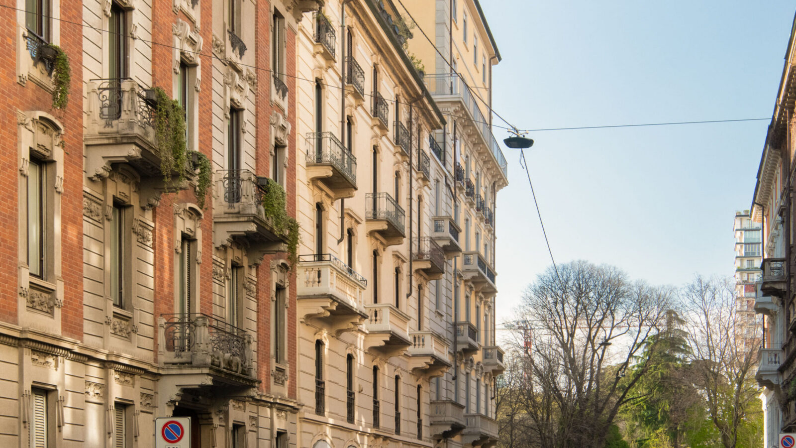 4 LOCALI ULTIMO PIANO CON 2 BALCONATE