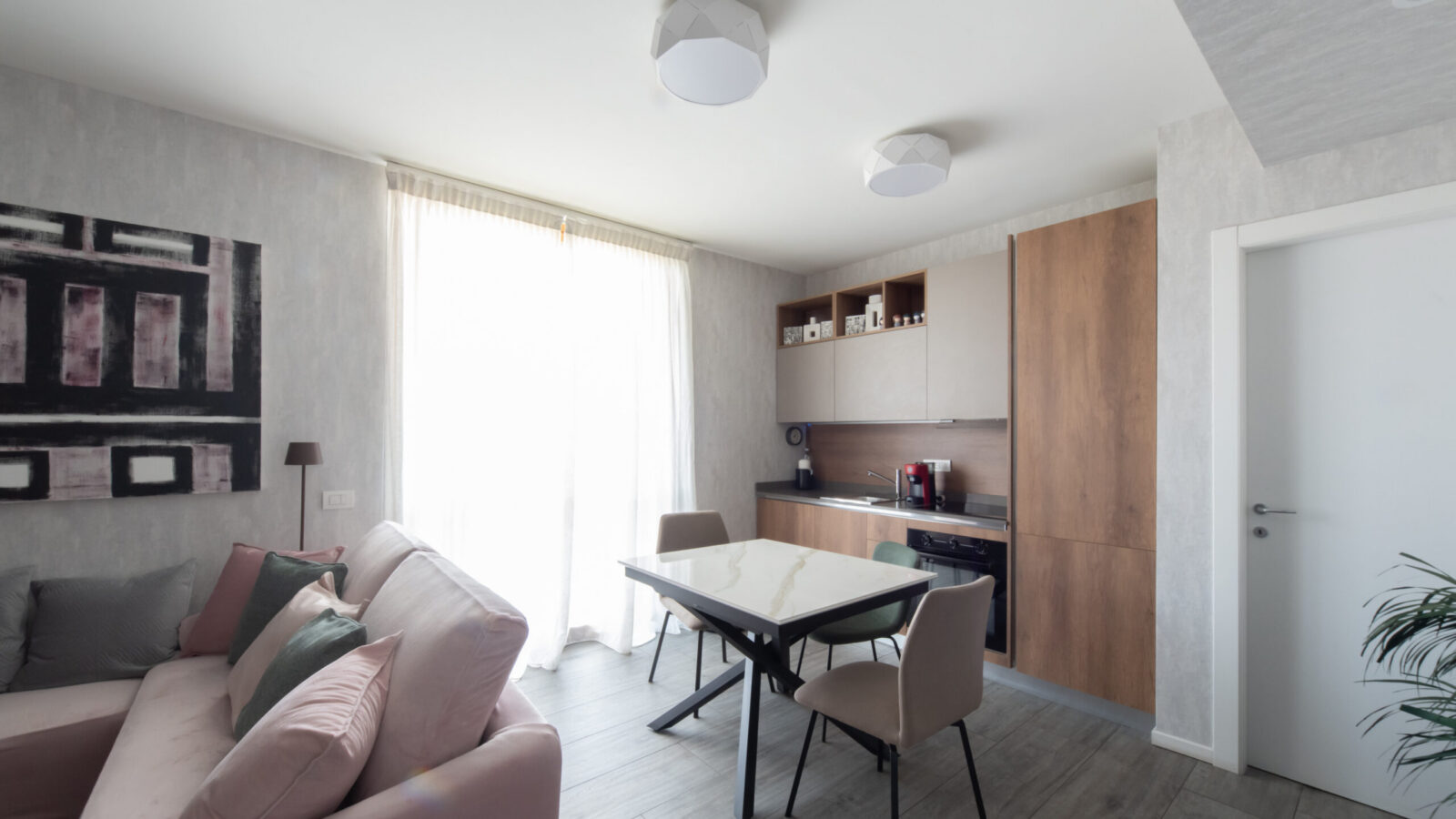 3 LOCALI ULTIMO PIANO CON TERRAZZO E BOX